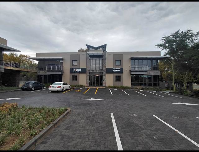 318M² OFFICE TO LET IN BRYANSTON